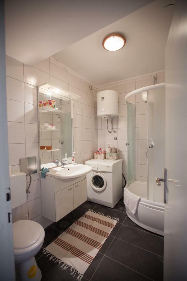 Riverview Apartment Осиек Экстерьер фото